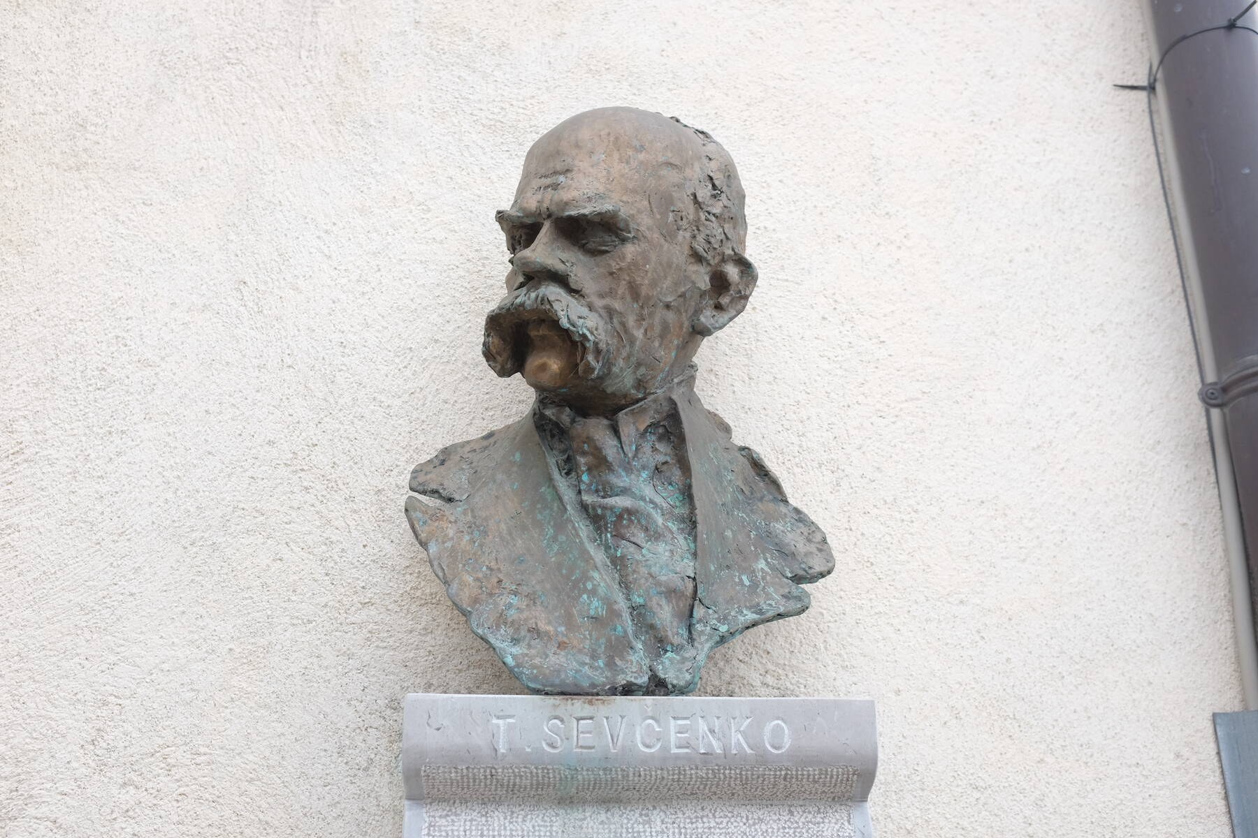 Spomenik - Taras Ševčenko - hikuk.com